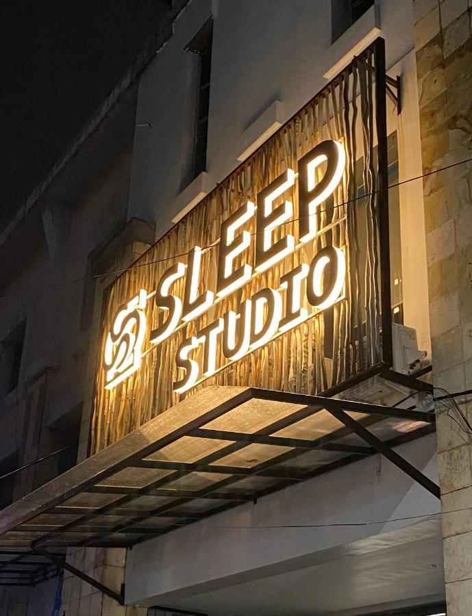 Sleep Studio Hotel City Center Surabaya Exteriör bild