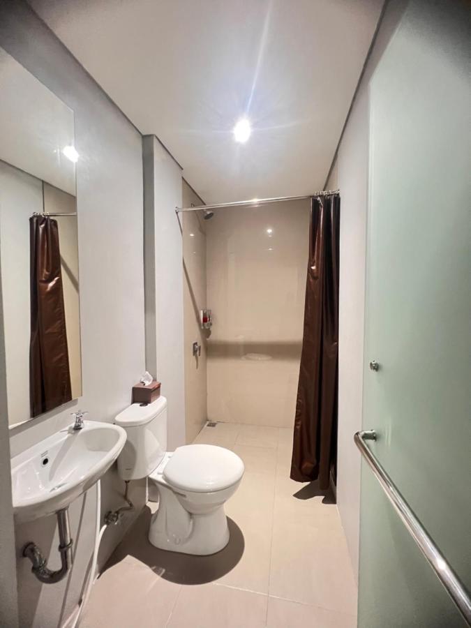 Sleep Studio Hotel City Center Surabaya Exteriör bild